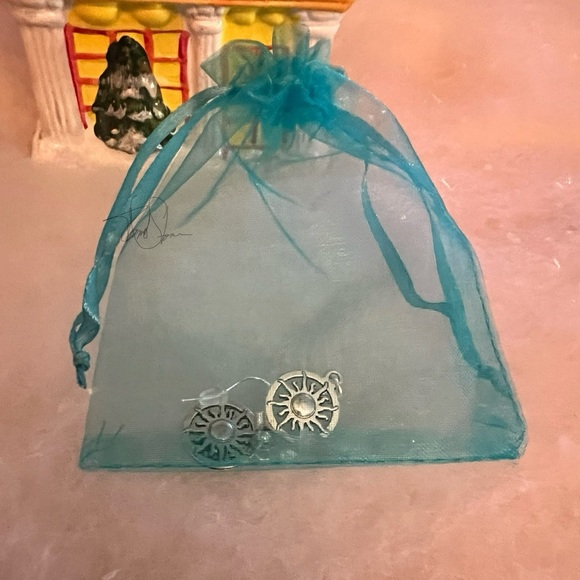 Hot Sun Burst Dangling Earrings - Picture 5 of 5